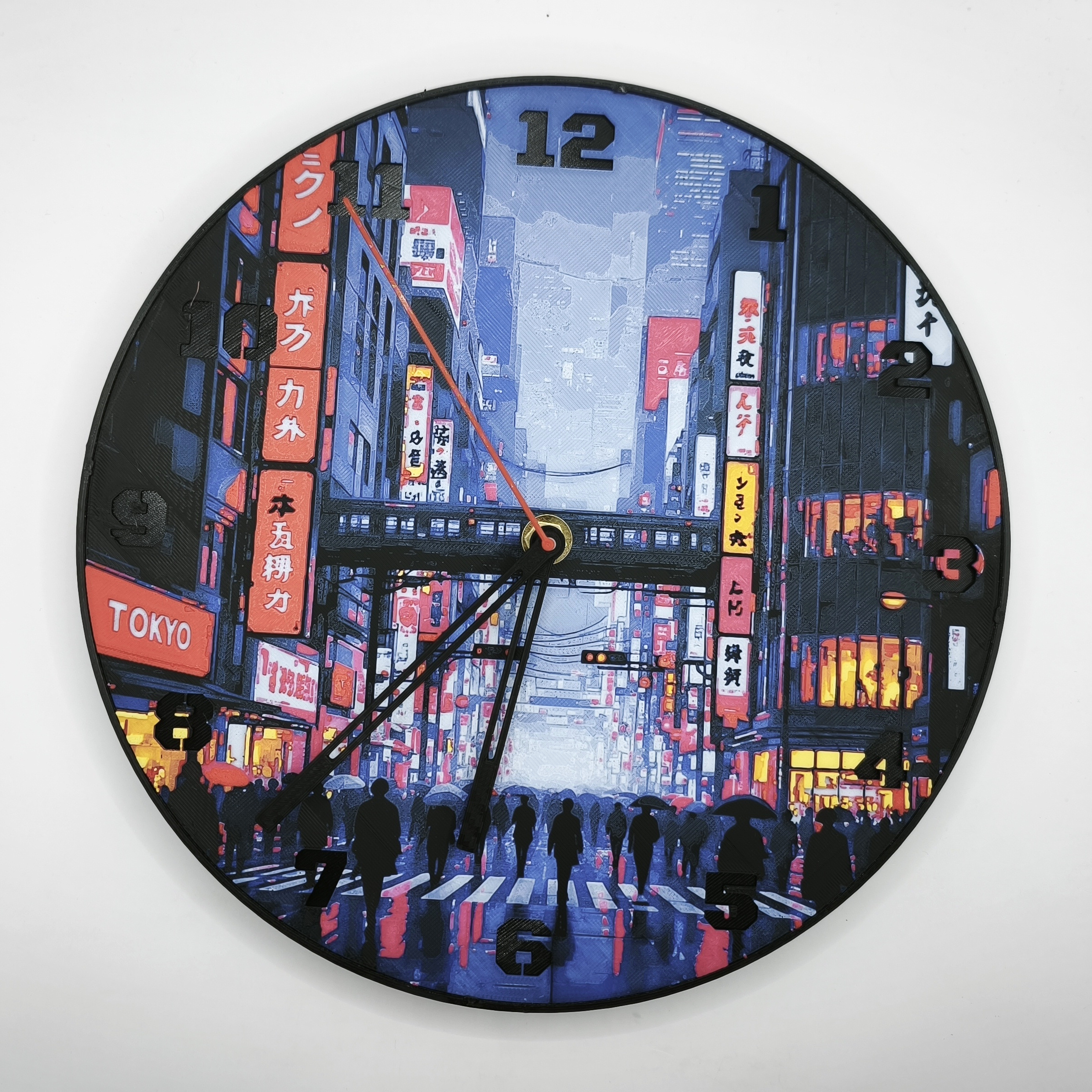 horloge_complete_Tokyo_cyberpunk_impression_3D_nombres_couleur_noir_aiguilles