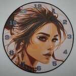 Horloge_compl_te_La_femme_en_safran_impression_3D_avec_les_nombres_en_couleur_noir