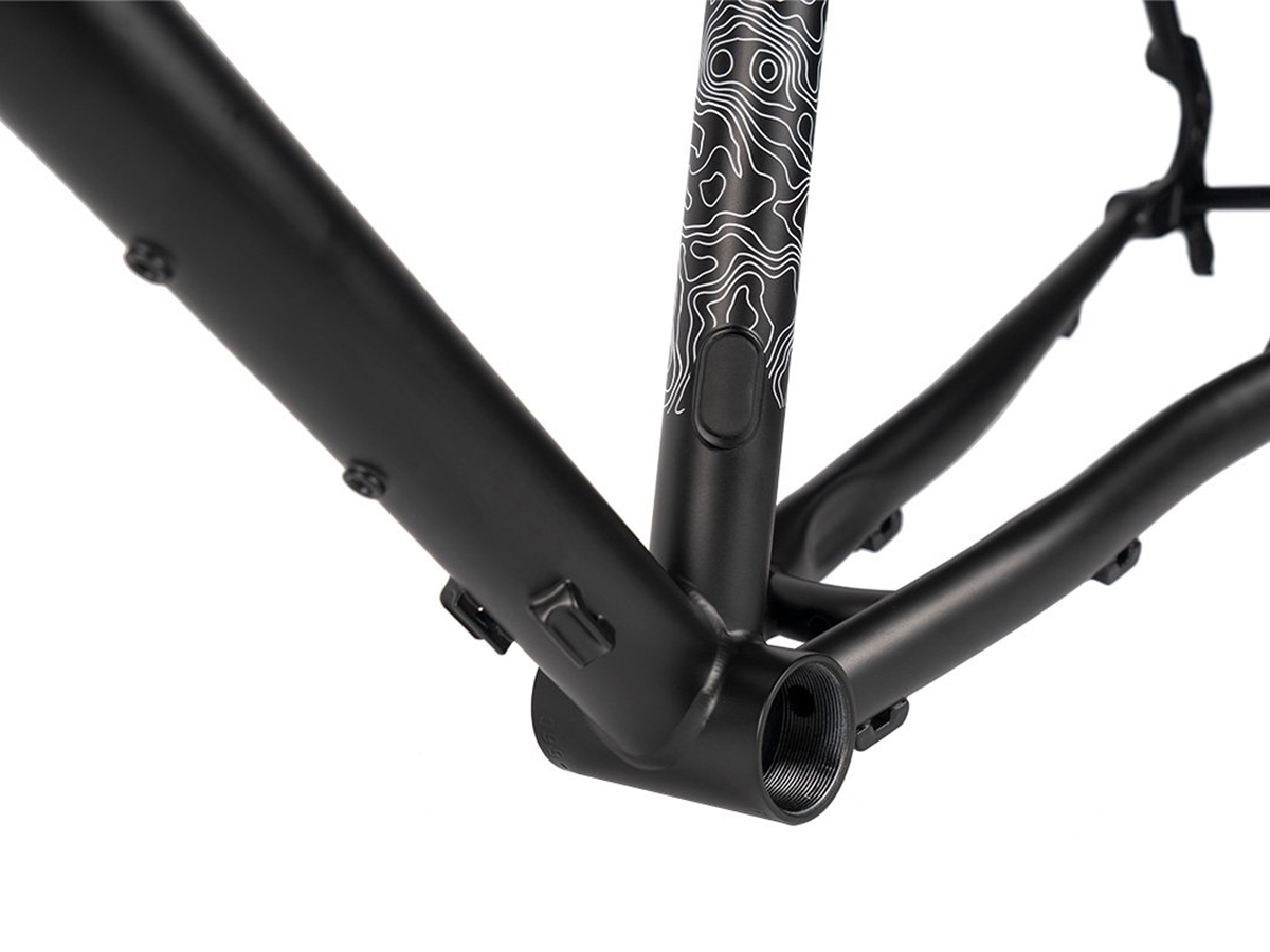 0040831_fyxation-quiver-x-frameset-black