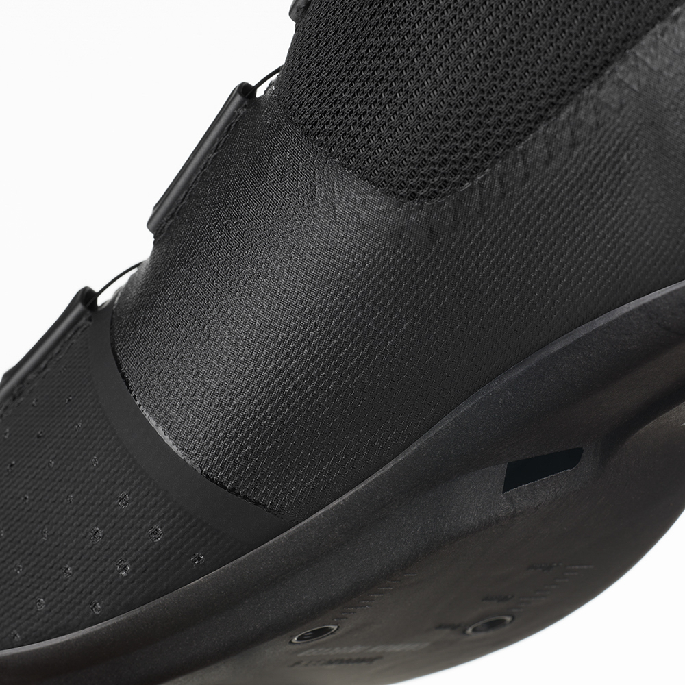 tempo-overcurve-r4-black-6-fizik-road-cycling-comfort-shoes_1_1