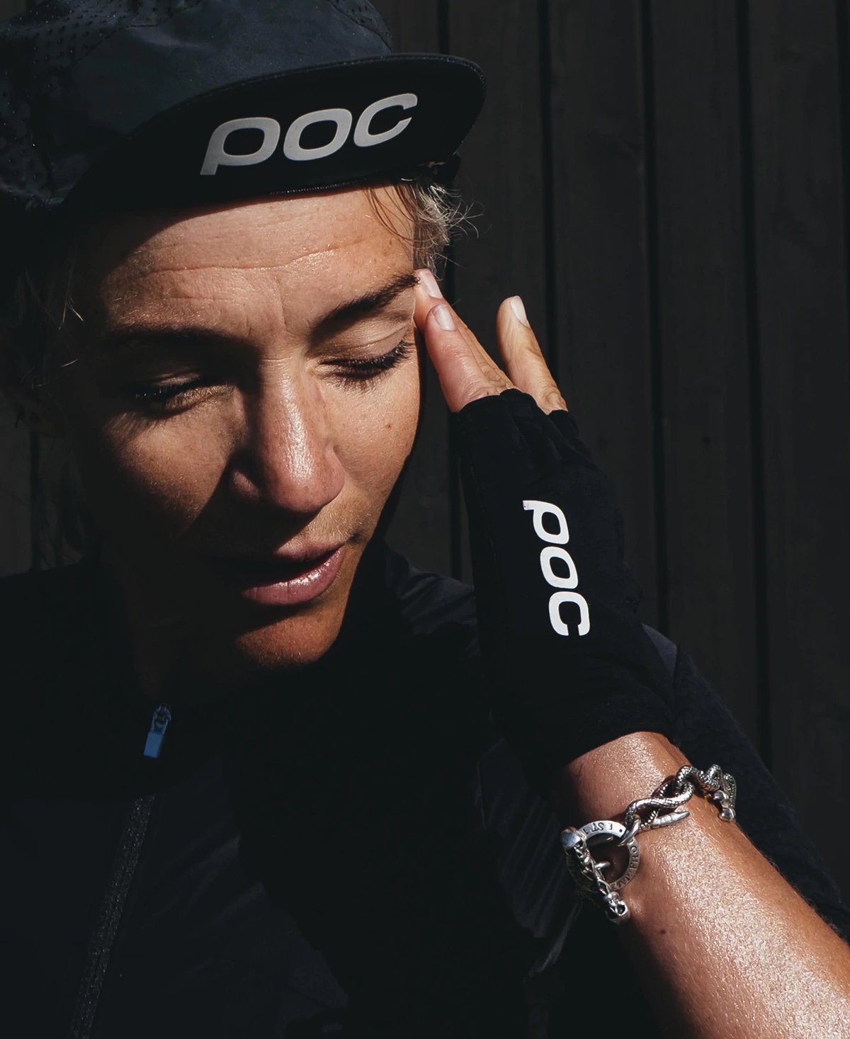 Essential_20Short_20Glove_20Uranium_20Black_4_b8b4e34b-3507-4620-9828-c54851d6dfbf_1200x