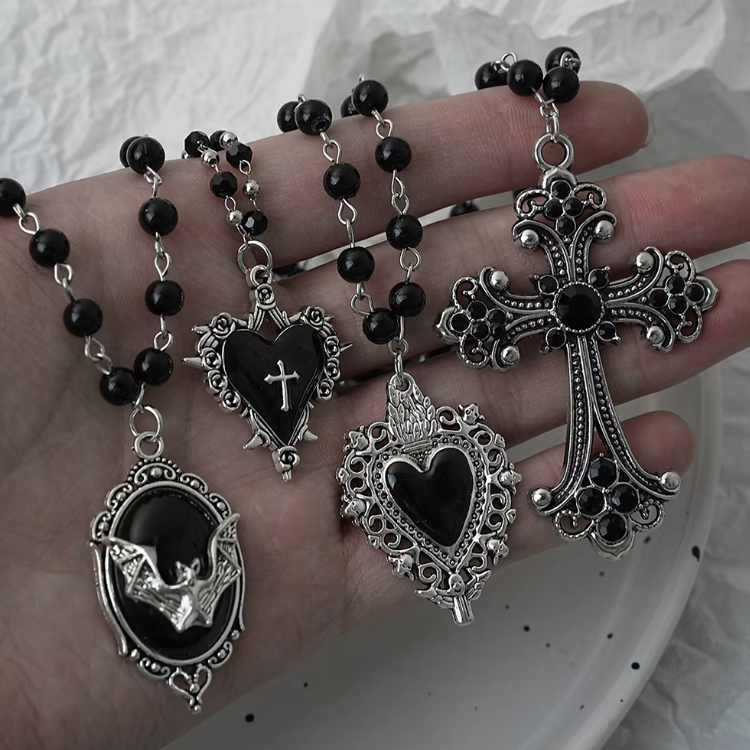 Multiples choix de collier style gothique victorien