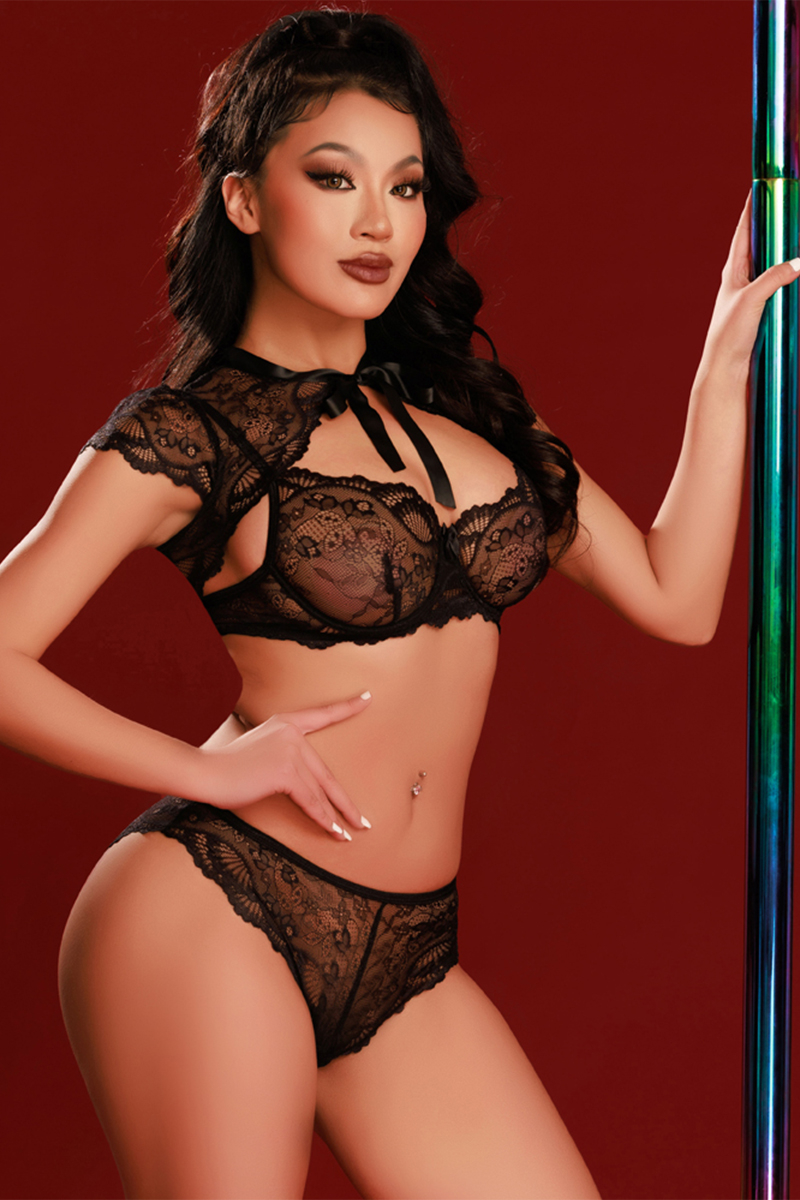 Ensemble soutien-gorge, tanga et caraco noir