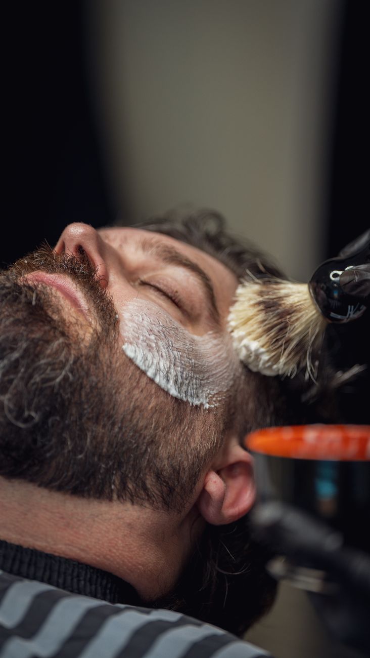photos gratuites de application cosmetique application de creme barbe