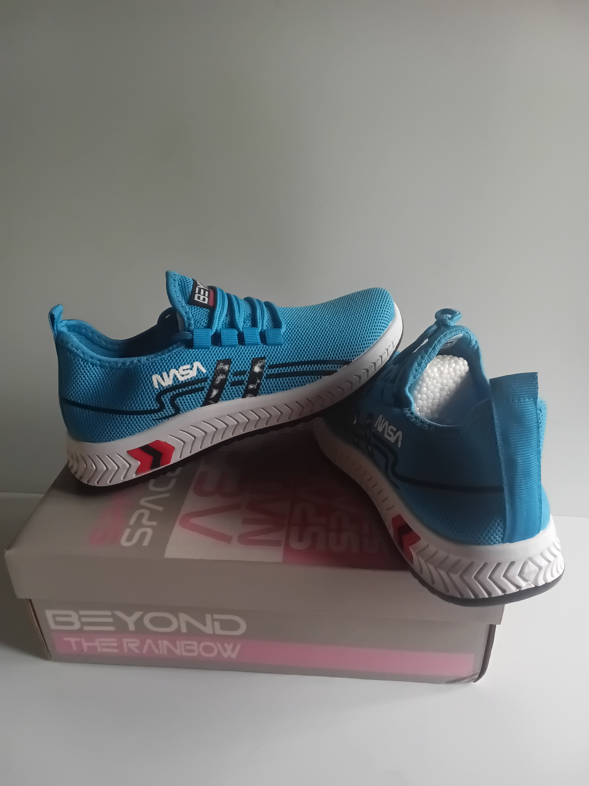 chauss nasa bleu