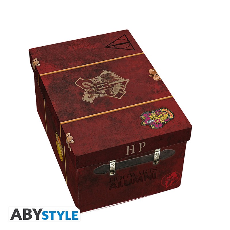 coffret-cadeau-harry-potter-valise-poudlard-mug-3d-porte-cles-pins-1