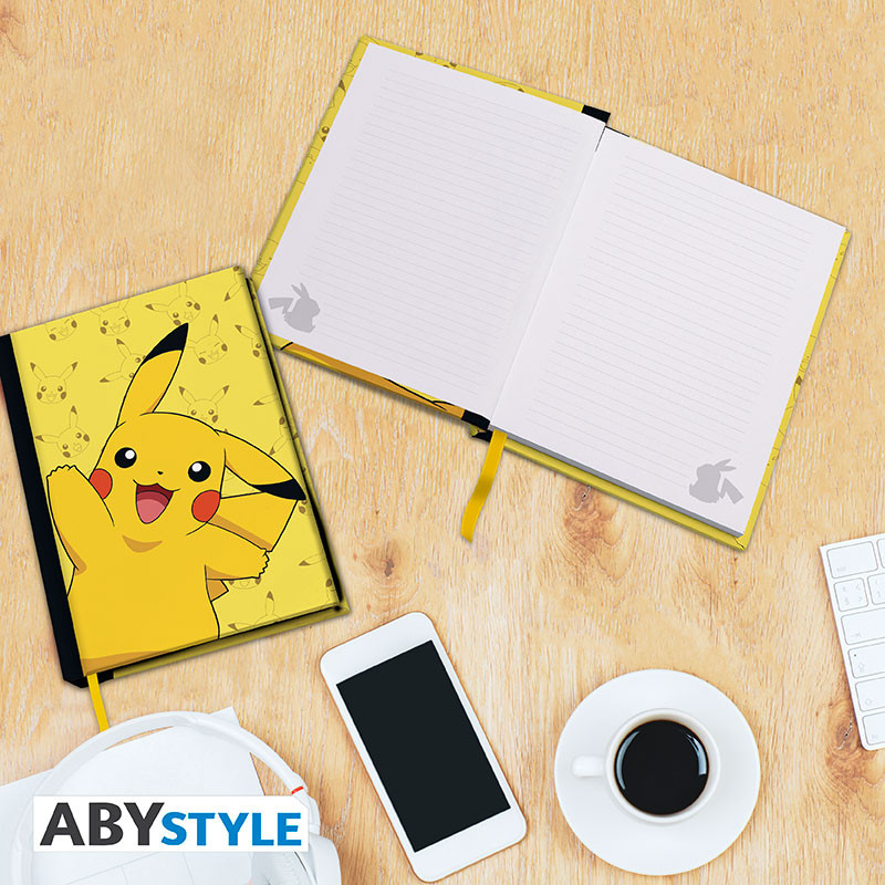 coffret-cadeau-pokemon-pikachu-cahier-a5-mug-cartes-postales-3