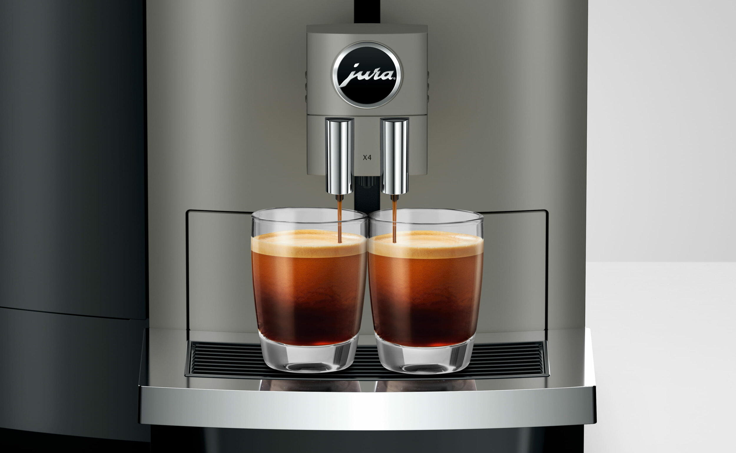JURA X4 préparant deux cafés