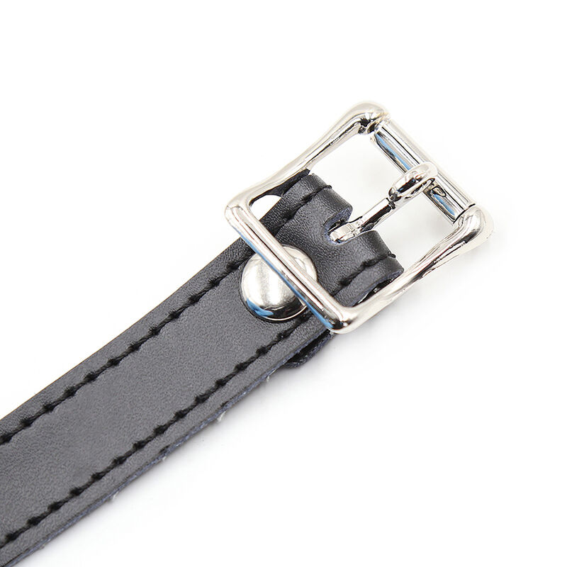 bâillon boule en silicone avec ceinture et cadenas Ohmama Fetish 8