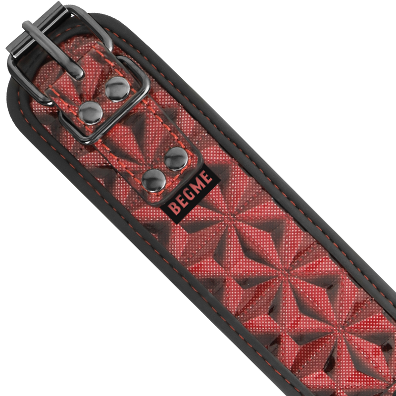 collier en cuir végan rouge doublé néoprène avec anneau métal Begme Red Edition 6