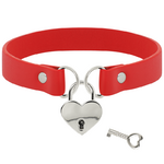collier rouge en cuir végan avec accessoire cœur et clé 40 cm Coquette Chic Desire 3