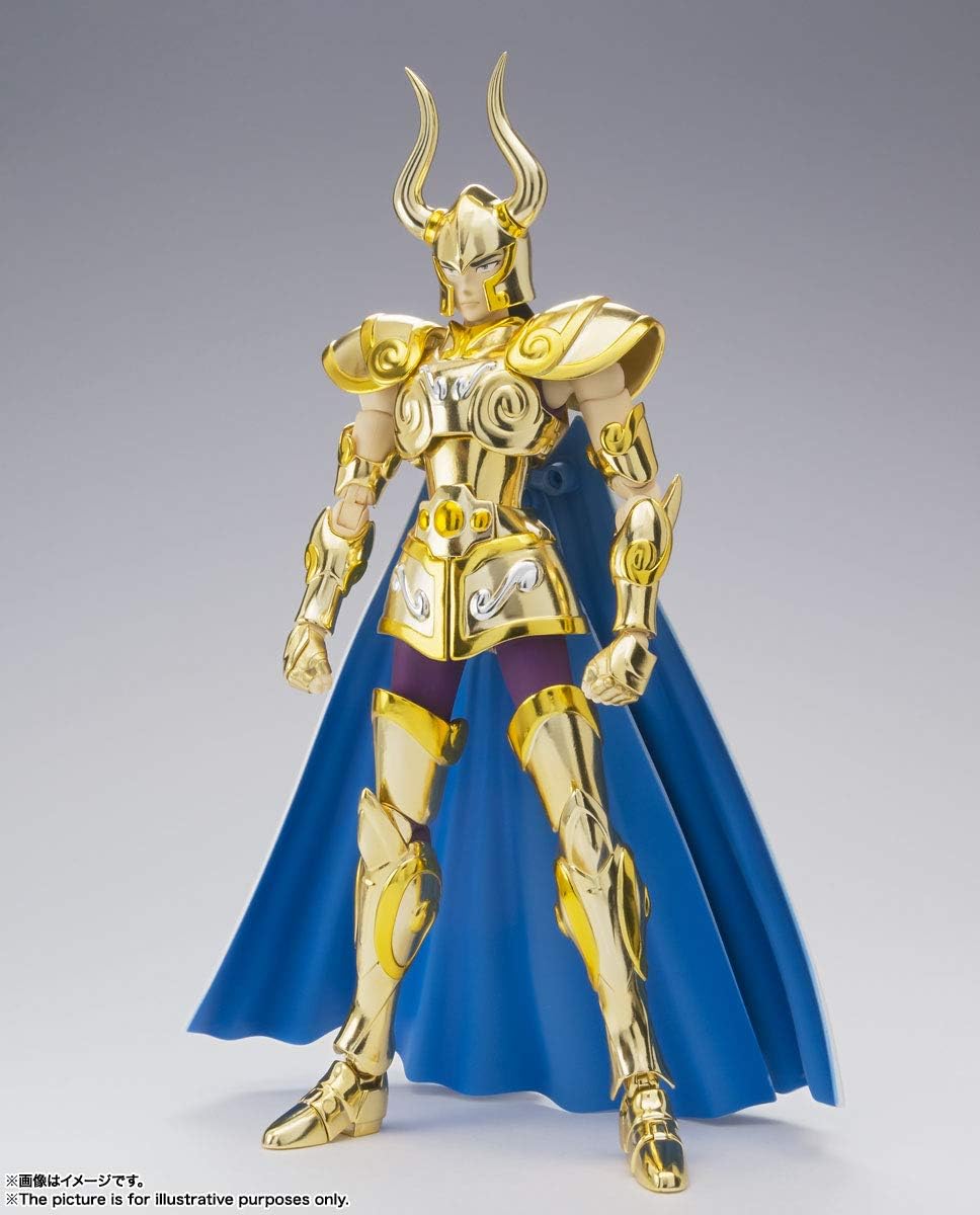 Shura avec sa cape bleue et son casque à cornes