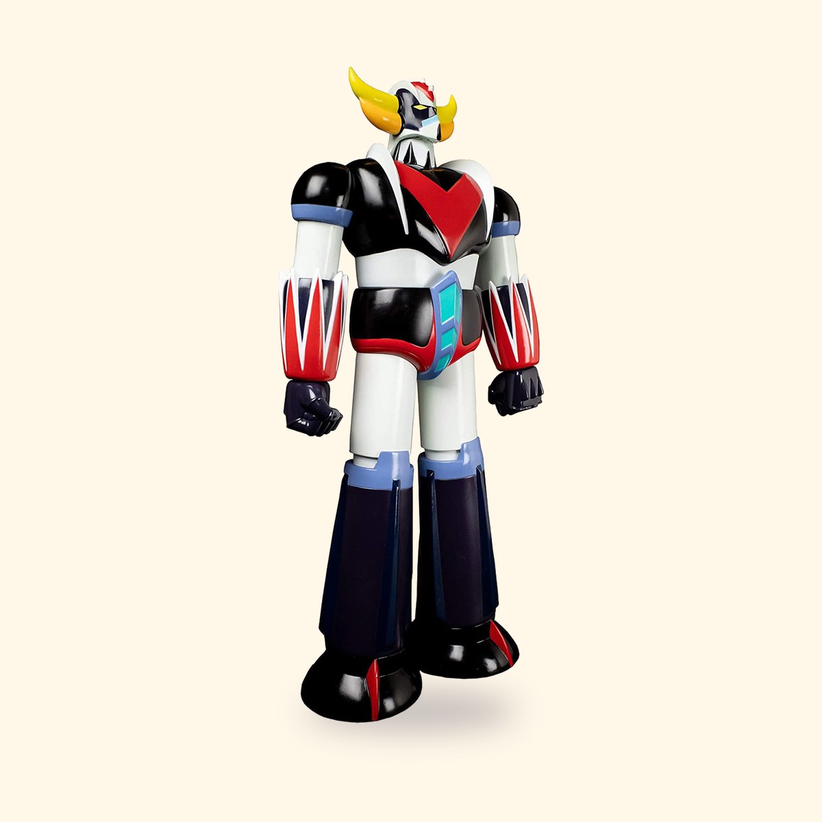 Figurine Goldorak HL Pro de 60 cm, édition manga, sur fond crème