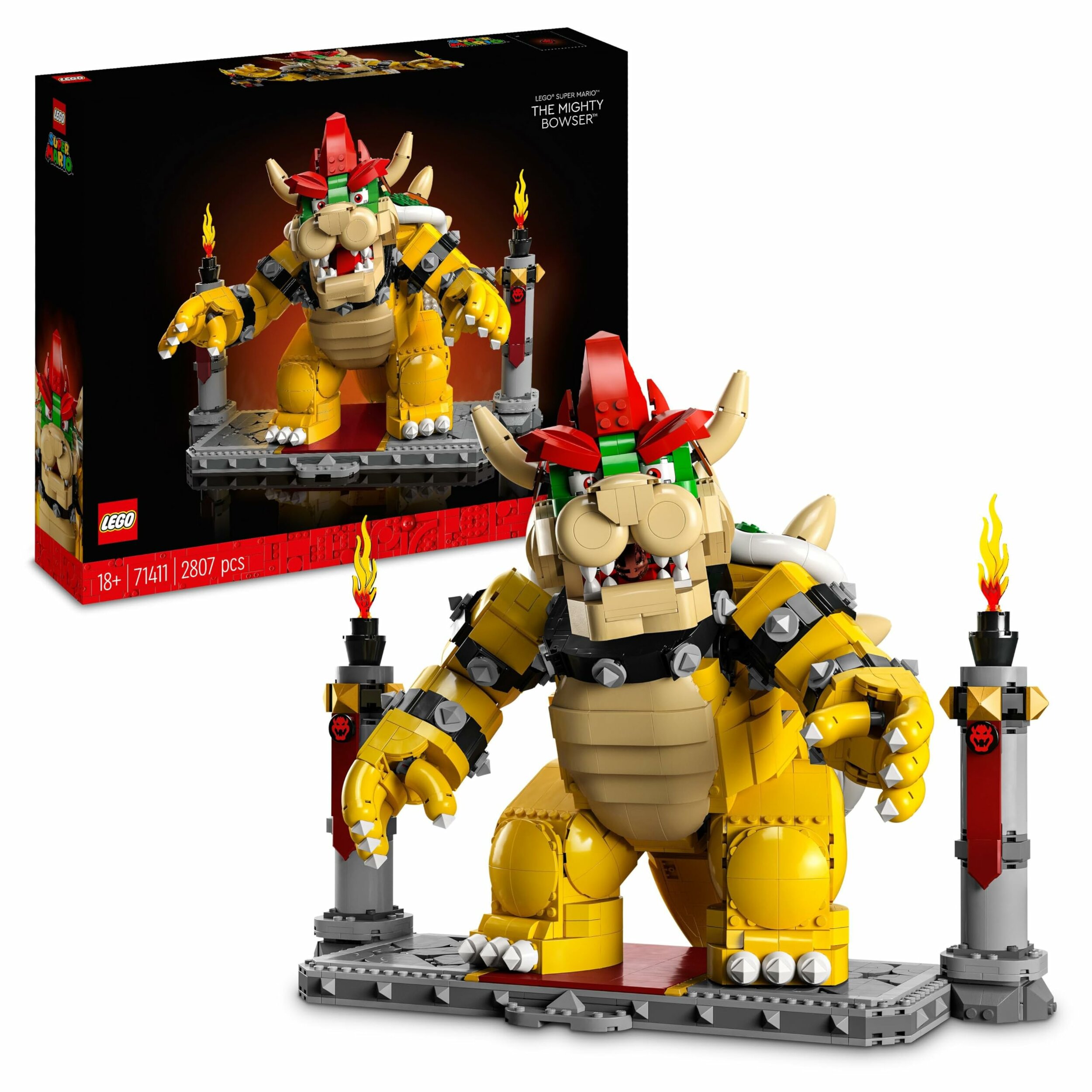 Boîte du set LEGO Le Puissant Bowser 71411 à côté de Bowser monté sur sa plateforme