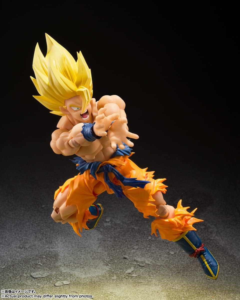 Goku en position de Kamehameha, mains jointes, sur fond sombre