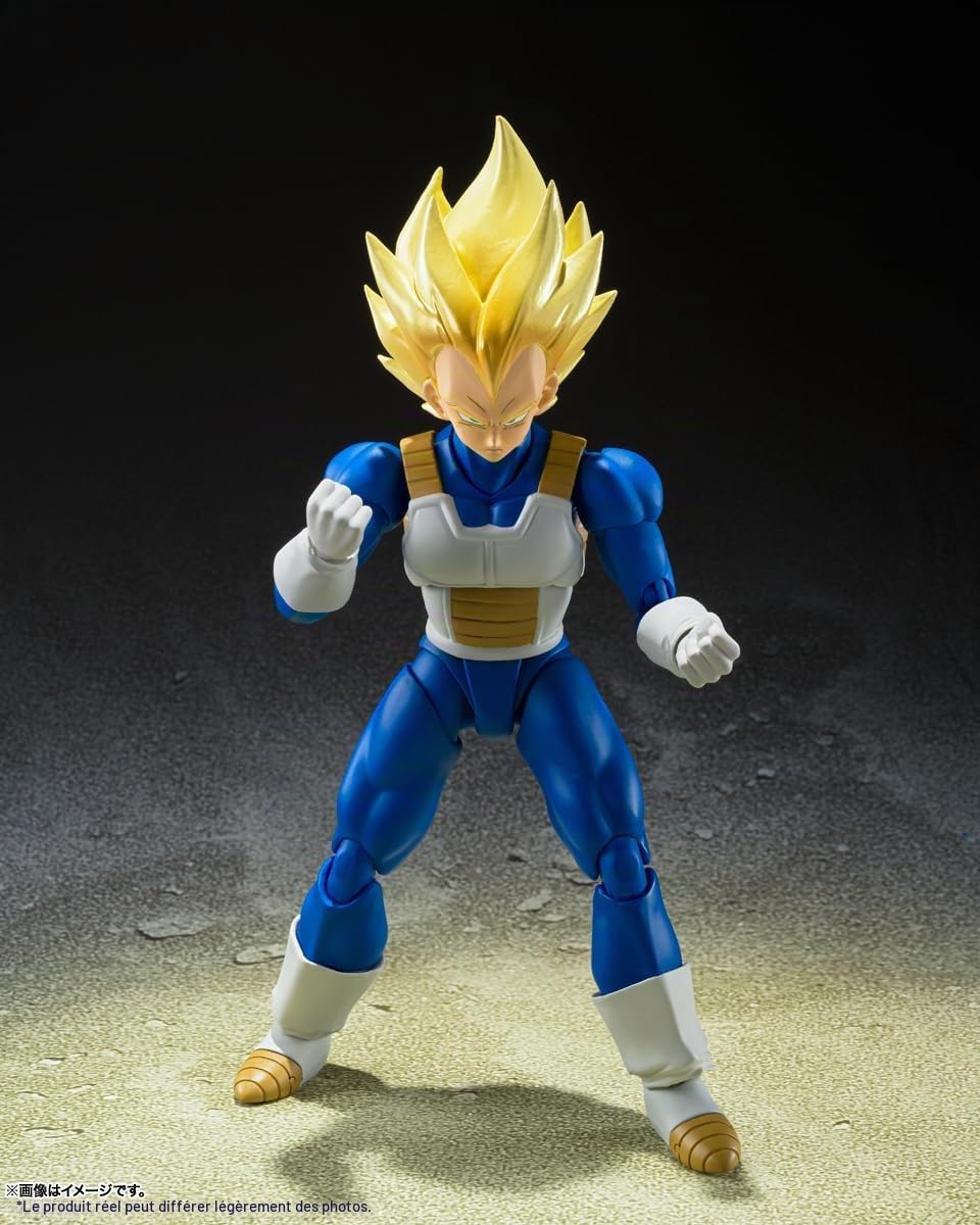 Vegeta en garde de face, poings serrés, sur fond sombre