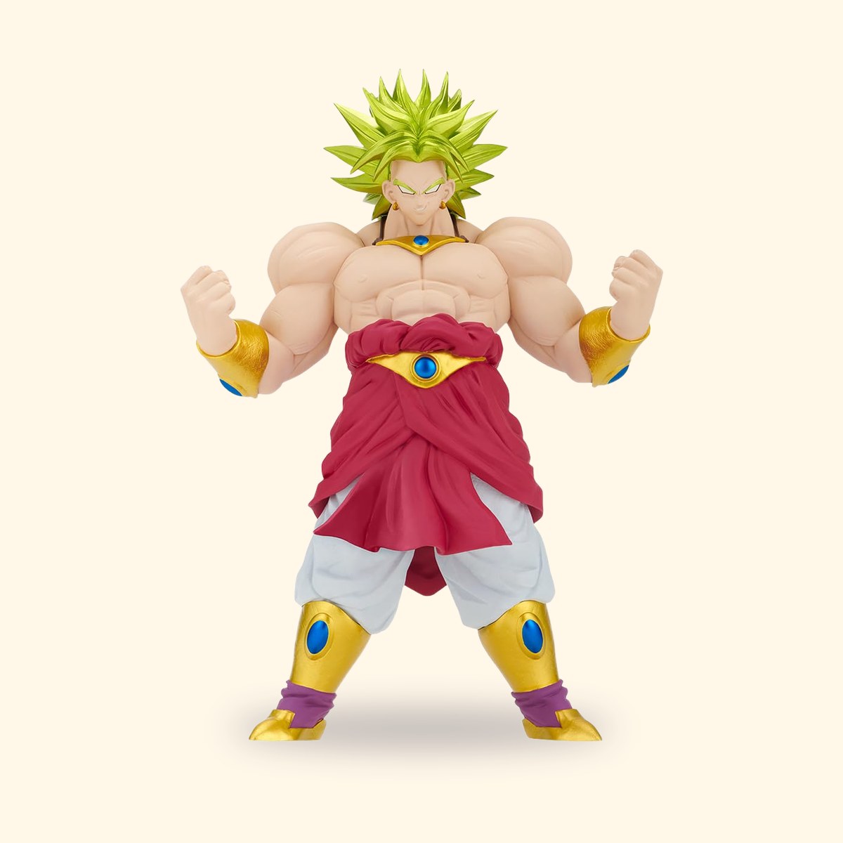 Figurine Banpresto de Broly Super Saiyan, poings serrés, pagne rouge et cheveux métallisés, sur fond crème