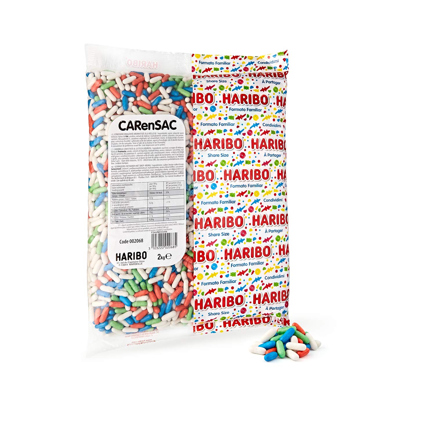 Sachet vrac Haribo Car en Sac de 2 kg, avec une poignée de dragées posées devant