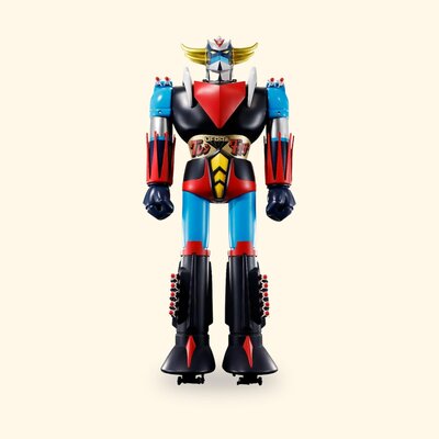 Robot Goldorak Jumbo Machinder de 60 cm sur fond crème