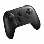Manette 8BitDo 64 noire vue de trois quarts, stick et croix directionnelle