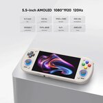 Retroid Pocket 6 argentée sur un socle, avec les chiffres de lécran AMOLED 5,5 pouces 120 Hz