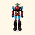 Robot Goldorak Jumbo Machinder de 60 cm sur fond crème