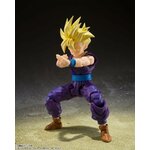 Gohan en garde, jambes fléchies, sur fond sombre