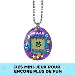 Tamagotchi Tama Universe suspendu à sa chaîne à billes, vu de face