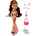 Yasmin et ses accessoires : vernis, poudrier, lunettes, charm, sac rose et brosse en étoile