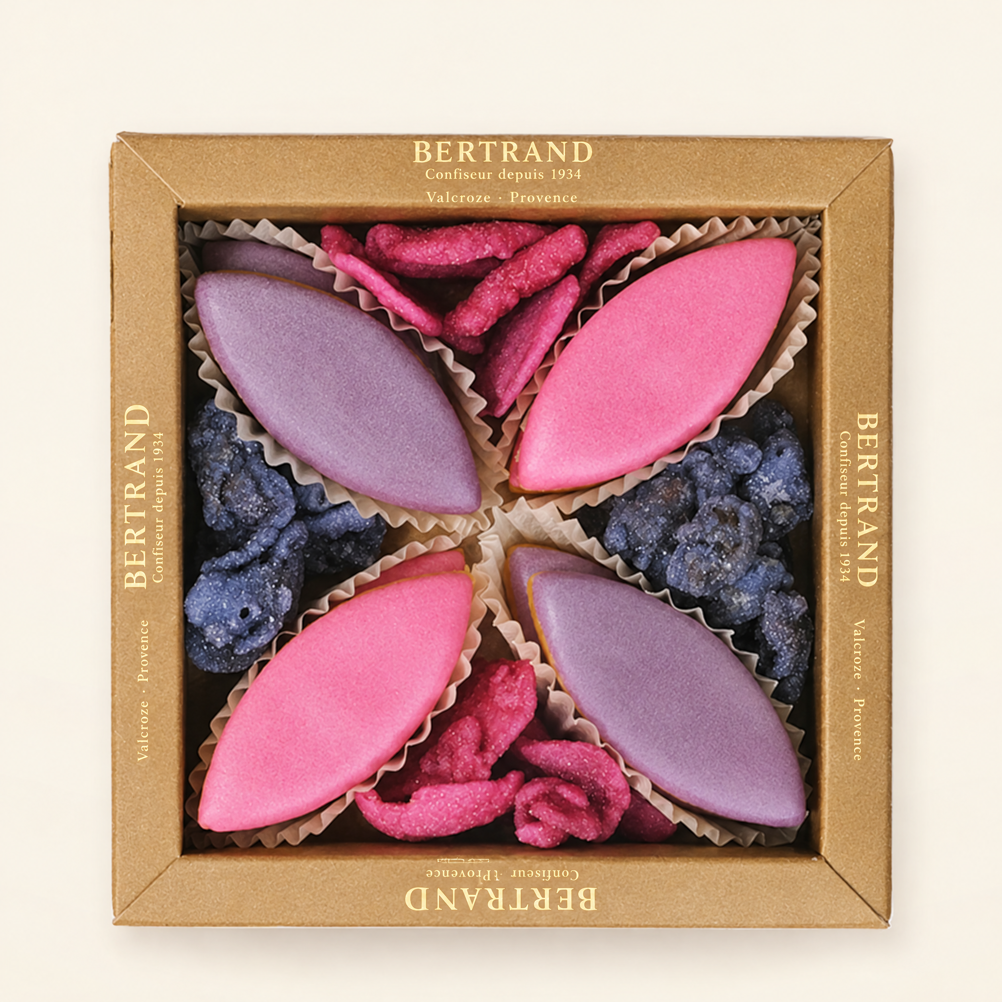 Coffret de Fleurettes rose et violette Bertrand avec fleurs cristallisées