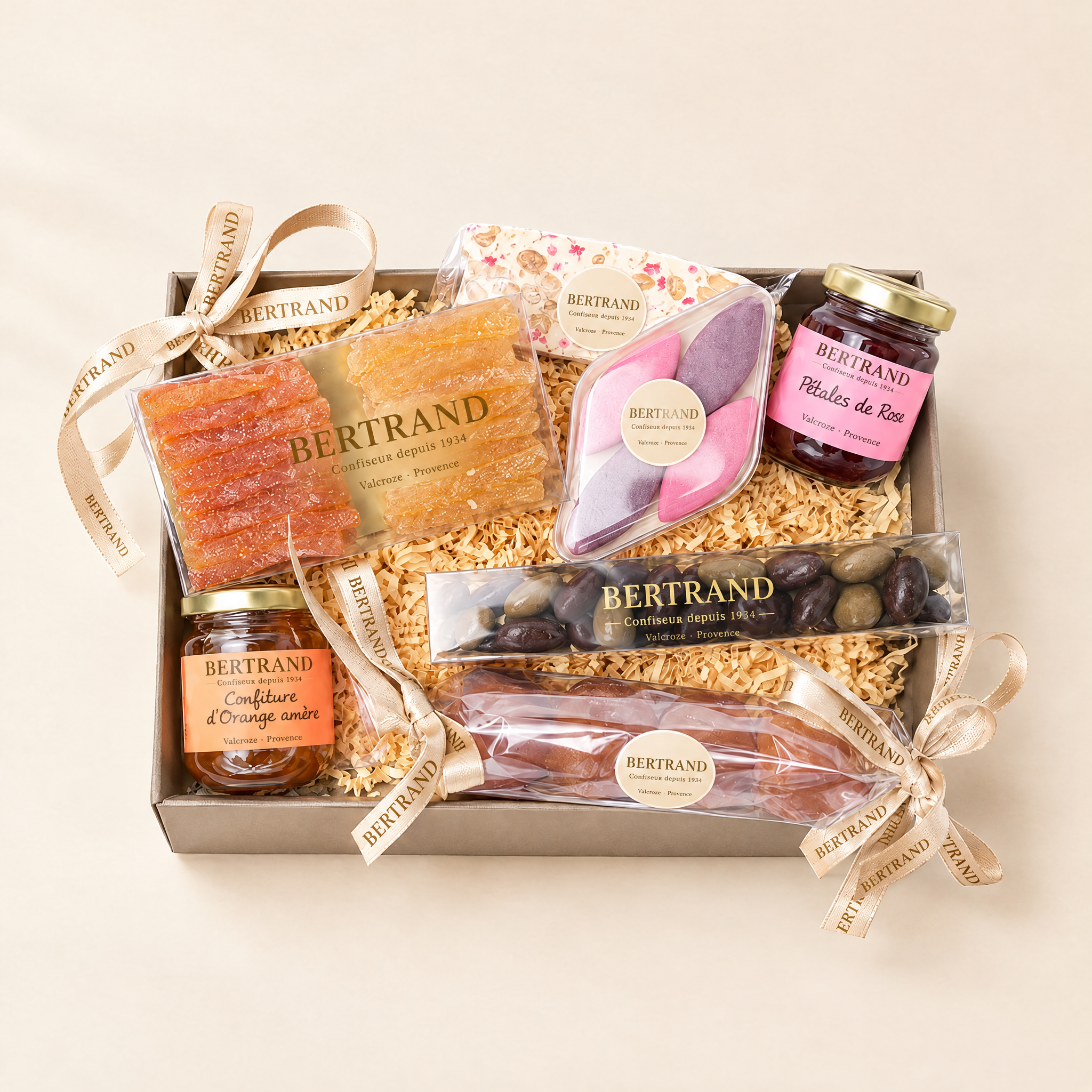 Panier gourmand Bertrand : fruits confits, confitures, calissons et olives en chocolat