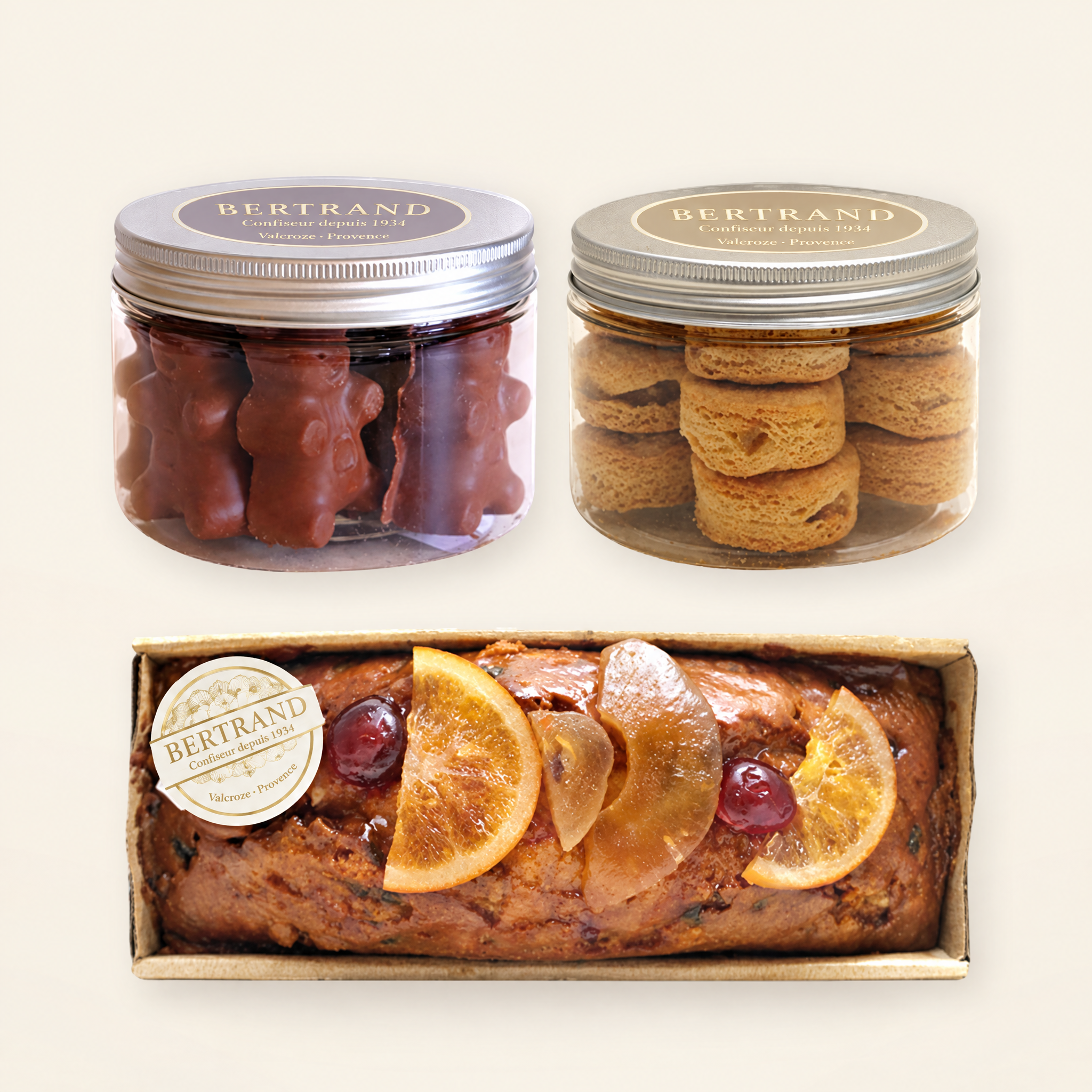 Lot de spécialités de la Biscuiterie Bertrand : oursons, sablés et cake
