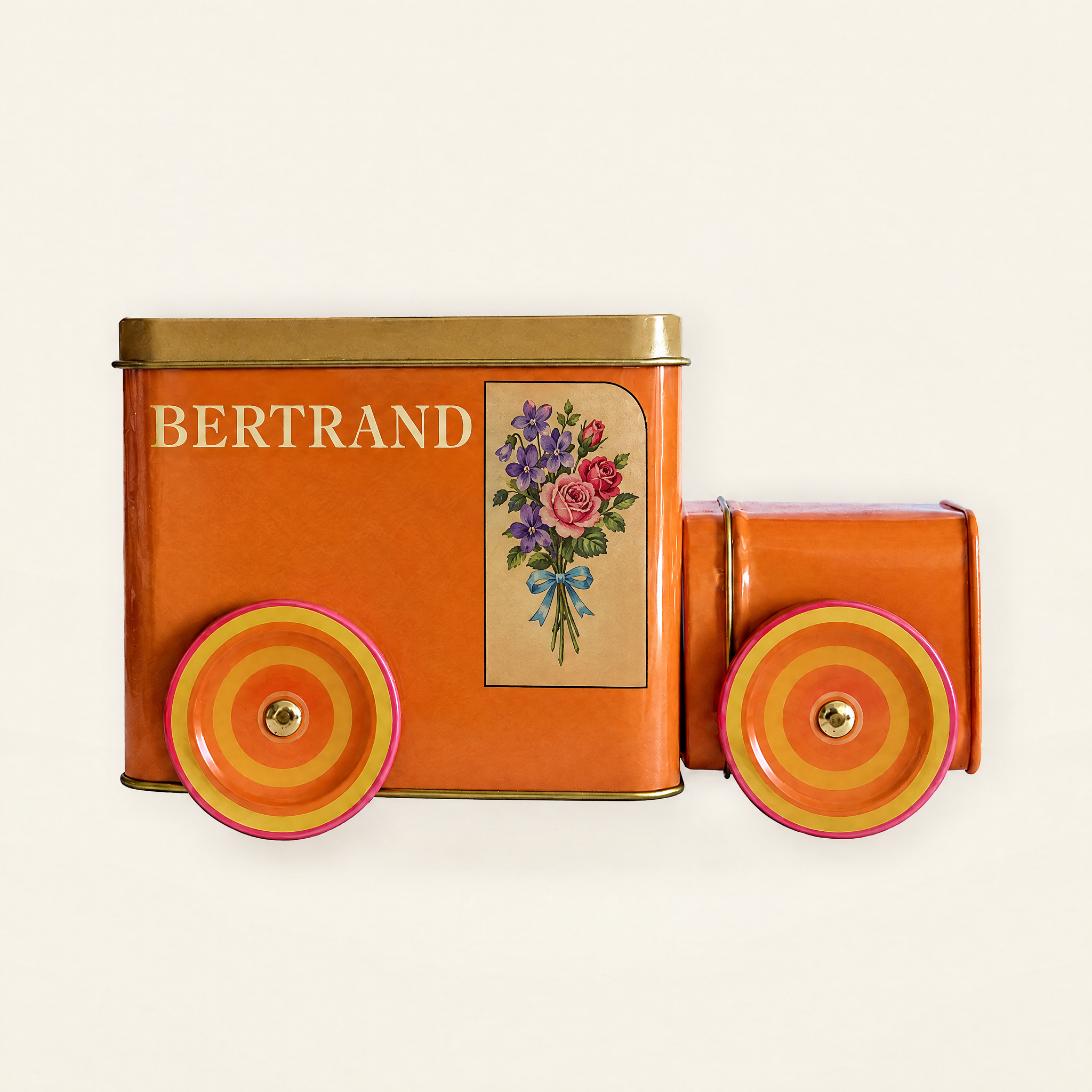 Voiturette en métal de la Maison Bertrand, garnie de bonbons
