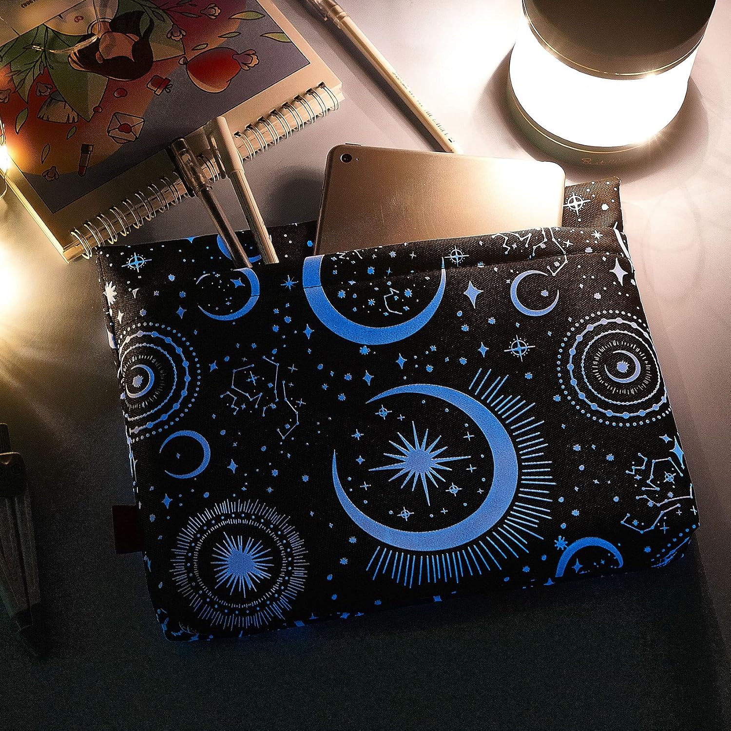 Pochette à livre rembourrée phosphorescente, vue 5