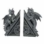 Paire de serre-livres en résine gris pierre : dragons ailés perchés sur des flèches gothiques