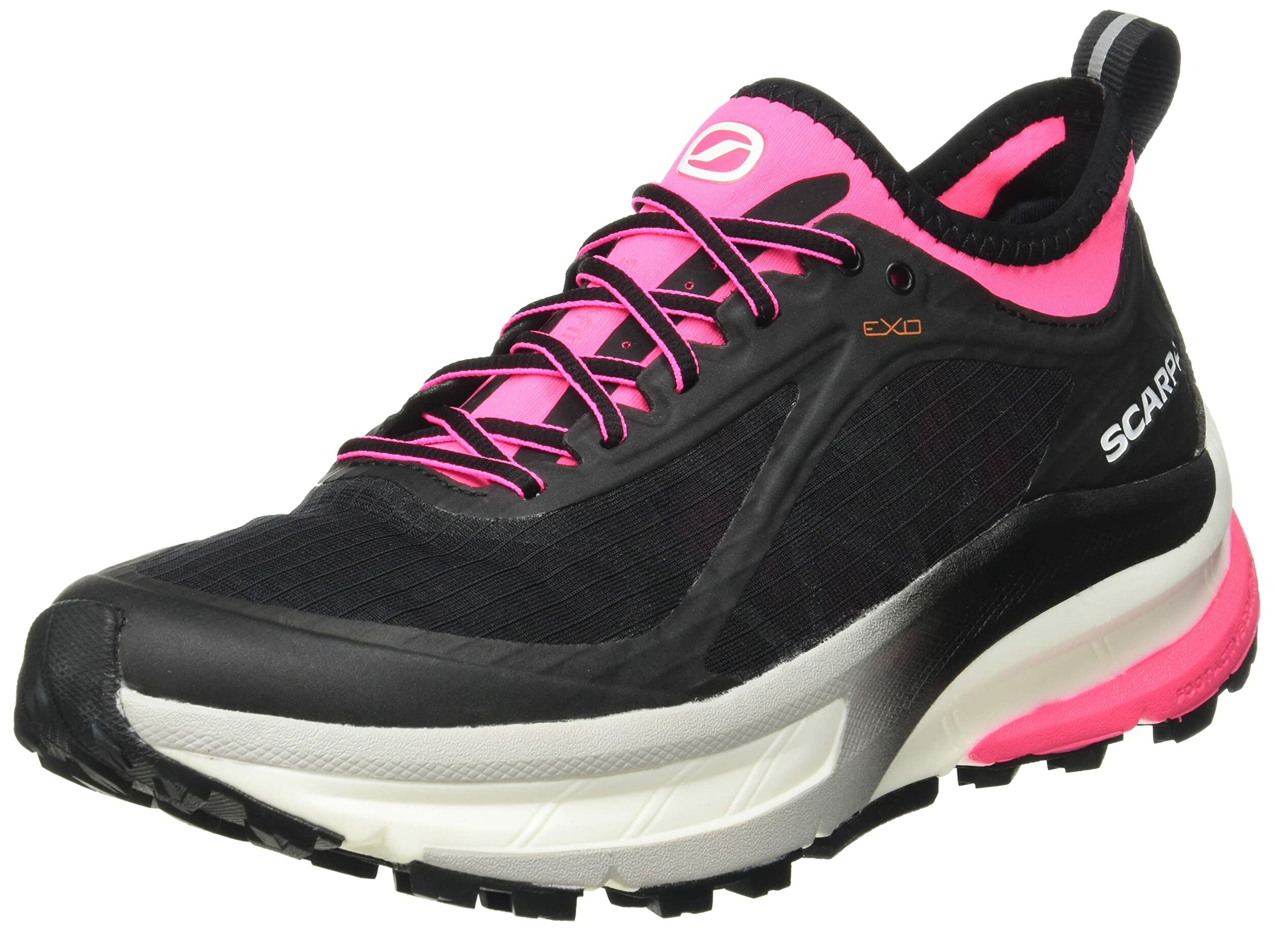 Scarpa da trail running donna SCARPA Golden Gate ATR nera e rosa vista di tre quarti