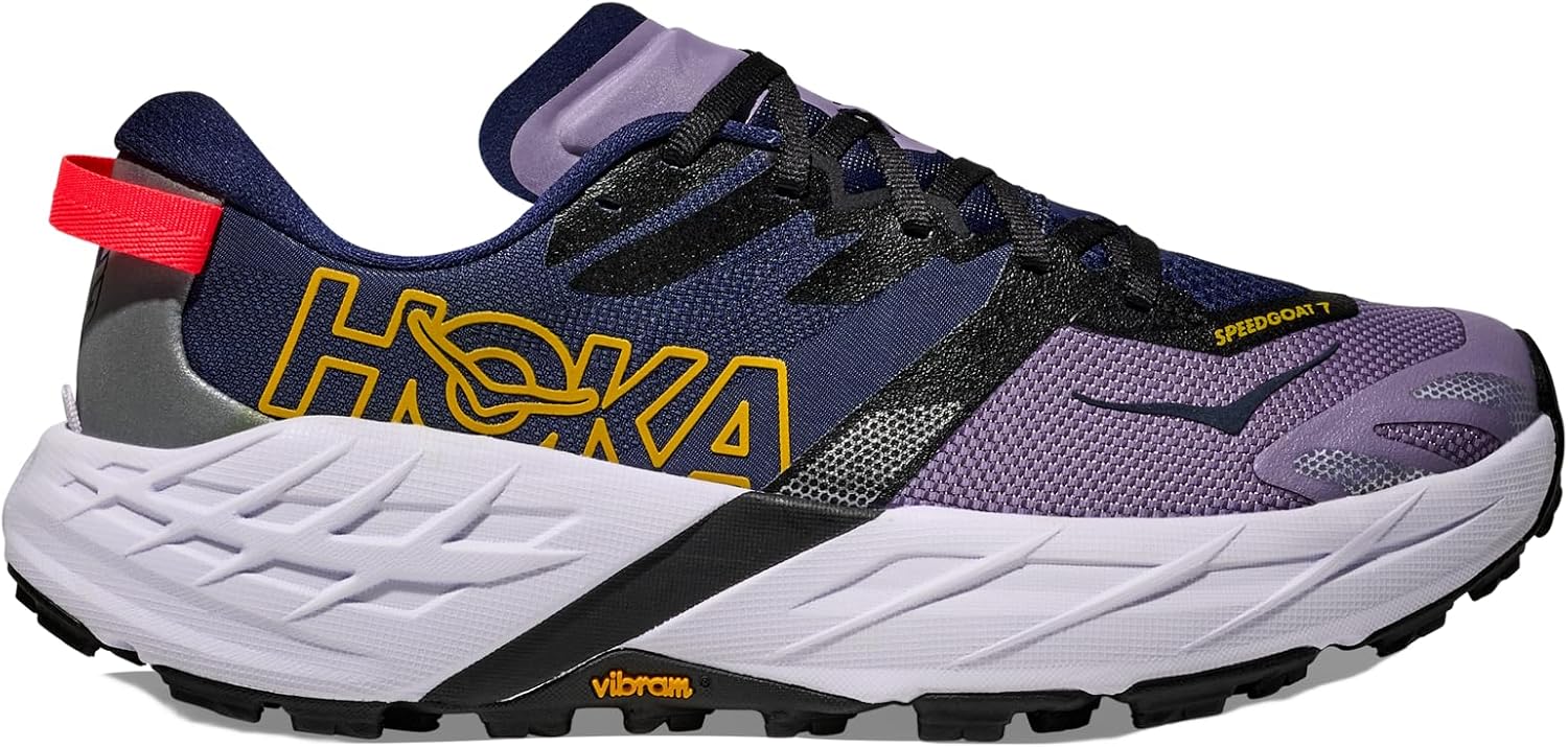 HOKA Speedgoat 7 viola vista dal lato interno con logo giallo