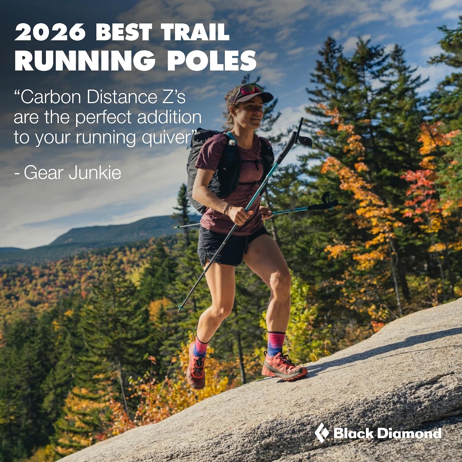 Runner che sale su roccia con i bastoncini Distance Carbon Z