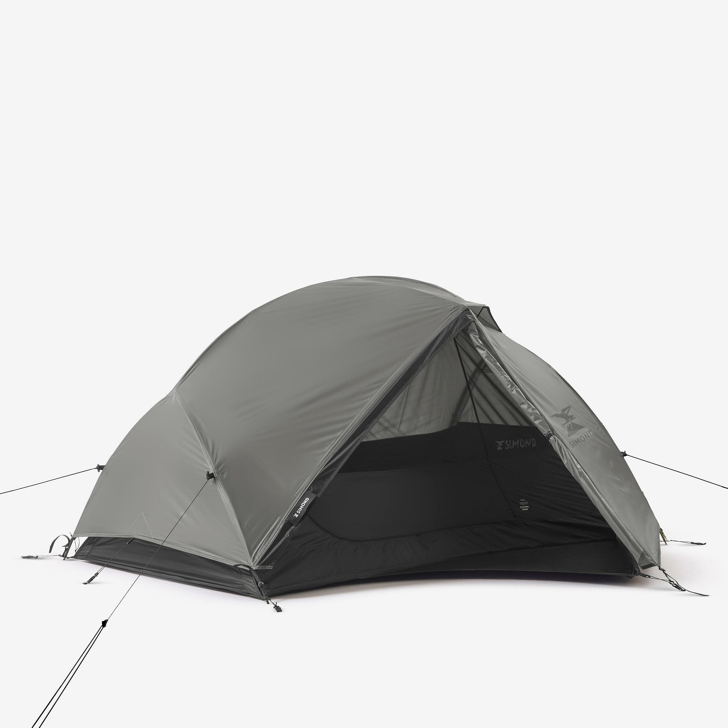 Tenda da trekking Simond MT900 2 posti grigia montata con una porta aperta
