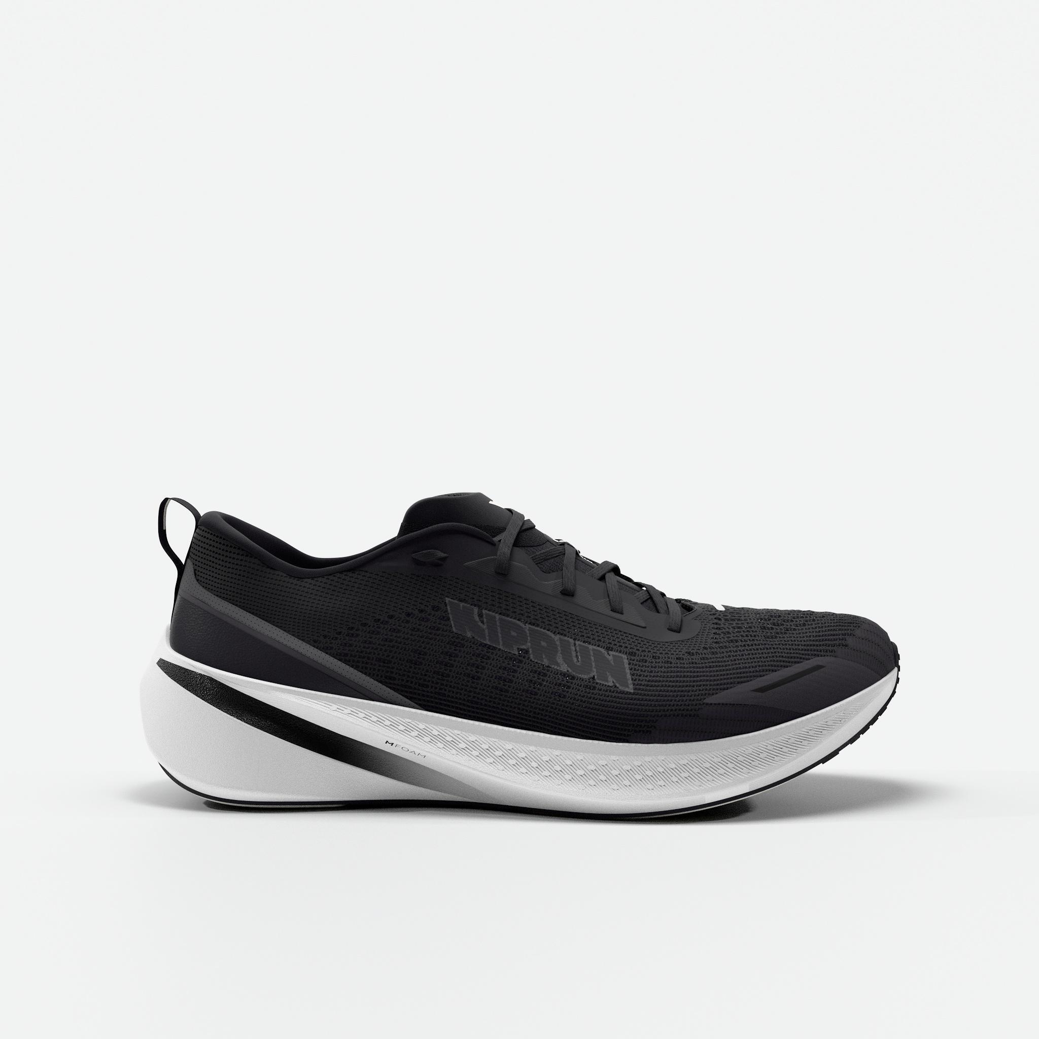 Scarpa running Kiprun Kipcore nera con intersuola bianca vista dal lato esterno