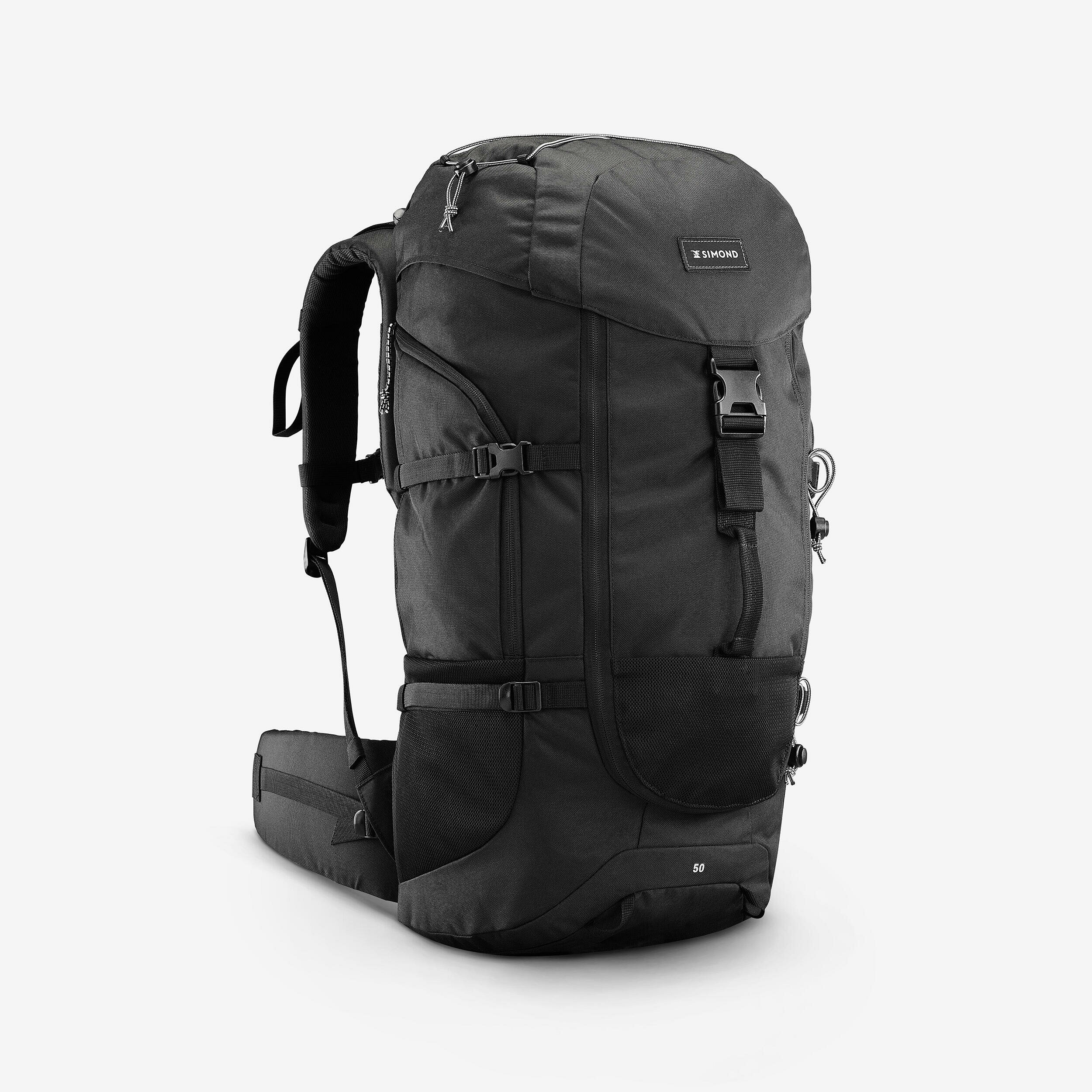 Zaino da trekking Simond MT100 50 litri nero visto di tre quarti con la cintura imbottita