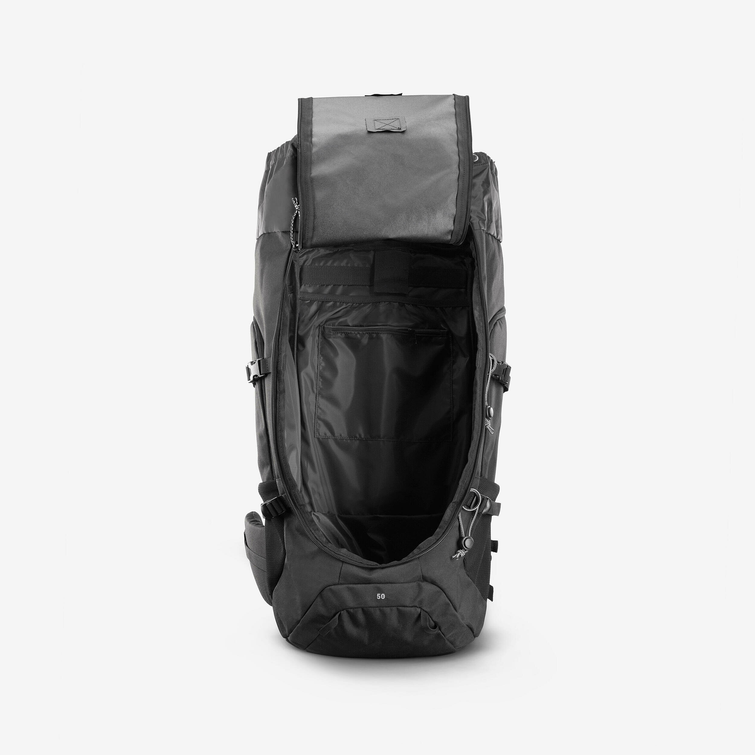 Zaino Simond MT100 con lapertura frontale a zip spalancata sullo scomparto principale