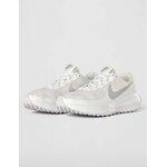 Coppia di Nike Revolution 8 bianche vista di tre quarti