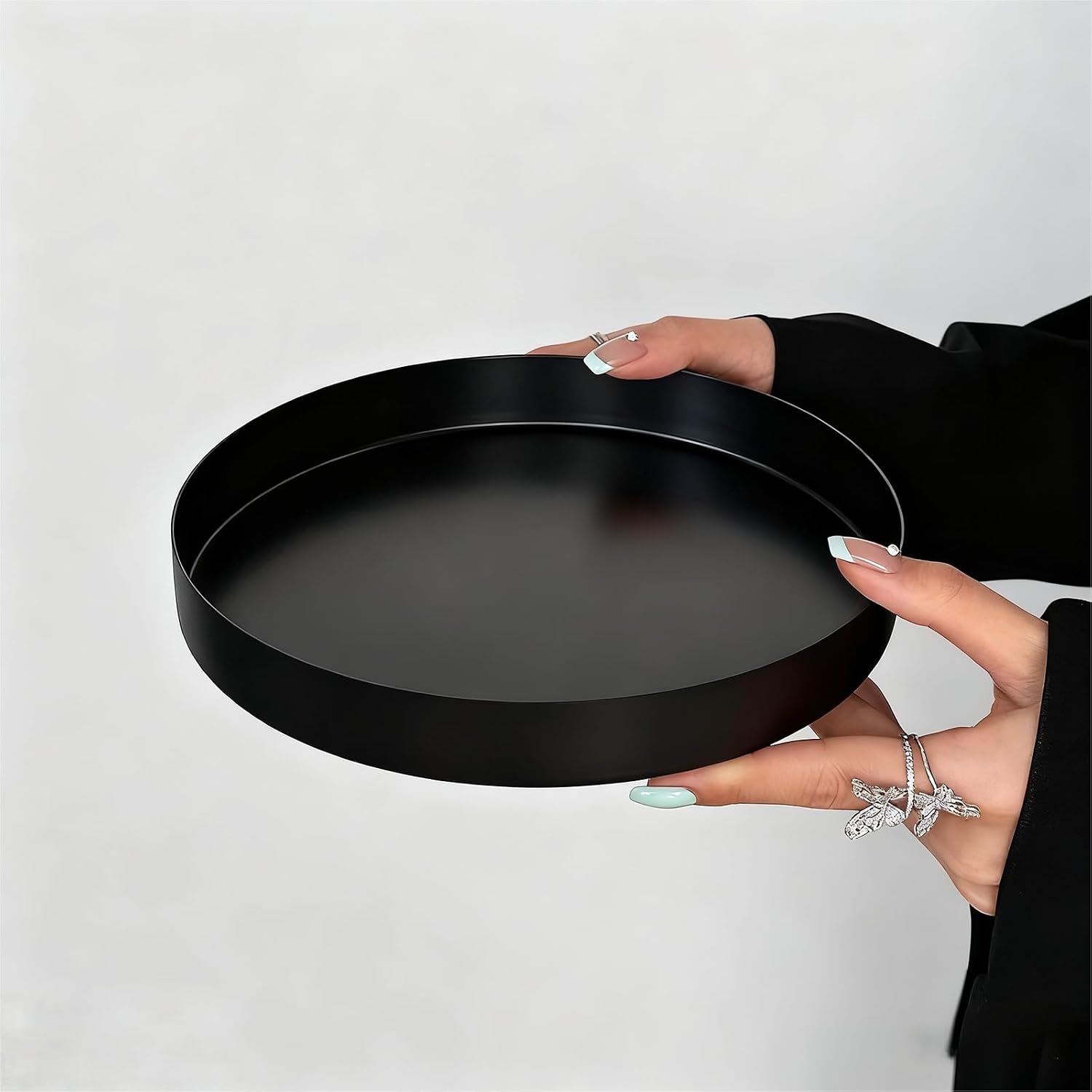 Deko Tablett Schwarz Rund | Rundes Serviertablett Schwarz Matt Design Dekoteller und Dekotablett aus Metall für Adventskran 3