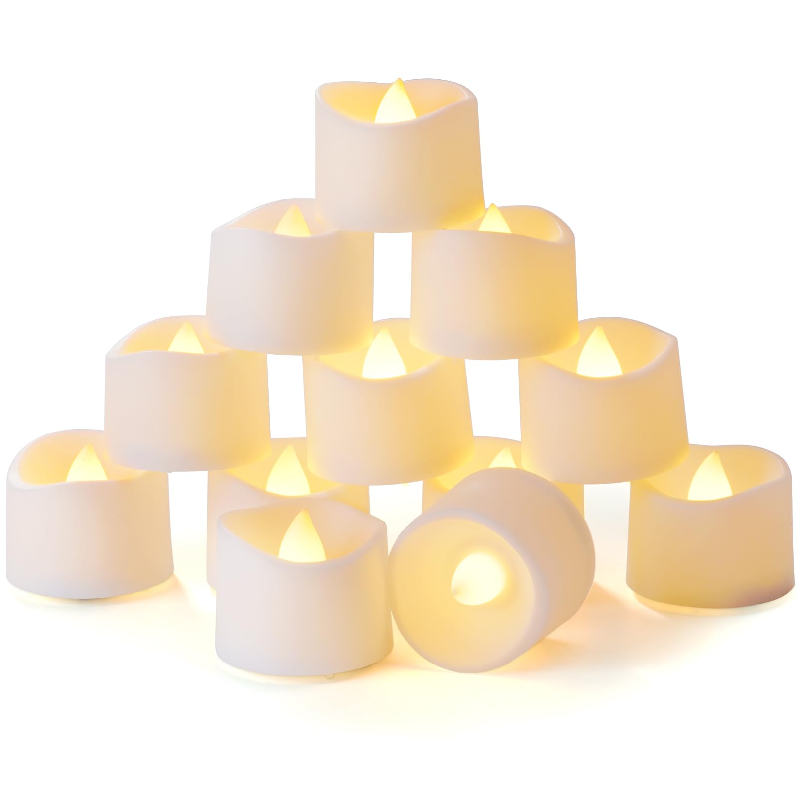 Zwölf weiße LED-Teelichter mit warmweißem Licht und gewelltem Rand