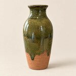 Vase en grès, émail vert olive coulé sur terre brute, fait main à Nice