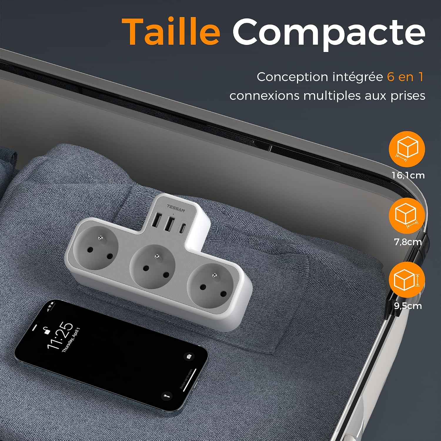 Multiprise compacte posée dans un sac de voyage