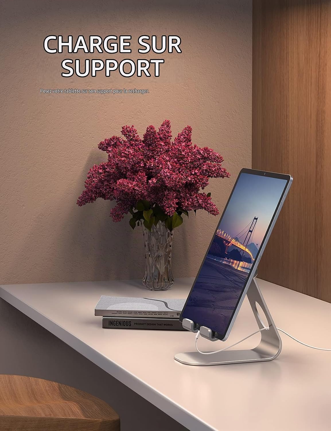 Support utilisé pour regarder une vidéo sur la tablette