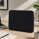 Housse posée sur un bureau