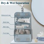 Séparation des affaires sèches et humides dans la trousse
